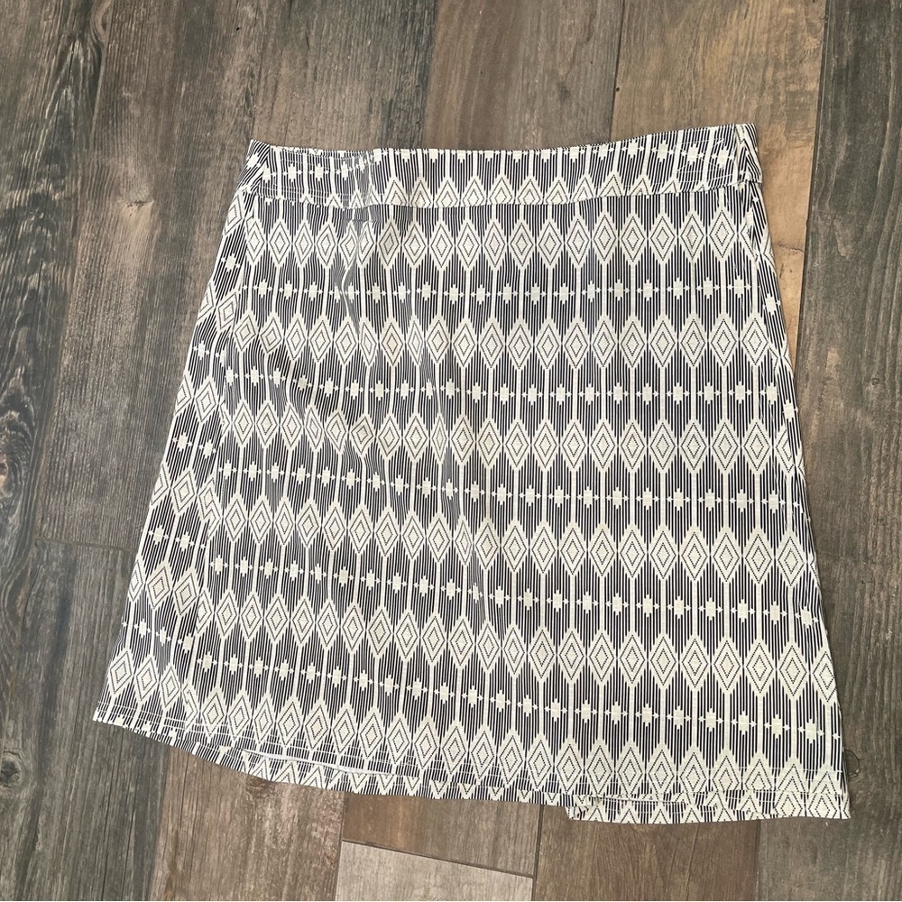 Ripskirt Hawaii IKAT cream & Black Rip Skirt Size medium 8-10 Cover up longer
